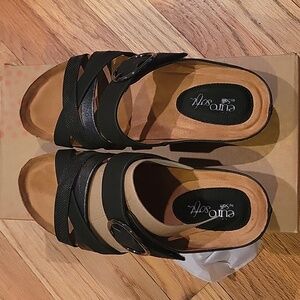 Sofft womens black sandal